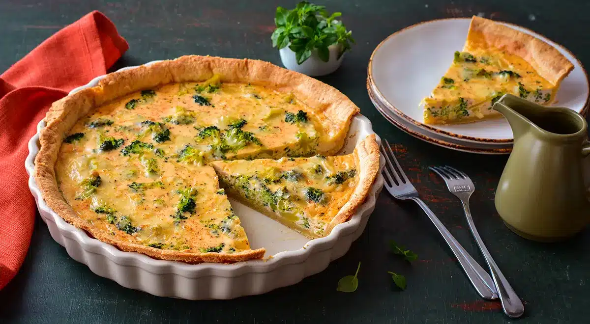 Quiche jajeczny z brokułami