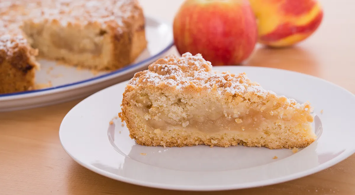 Tarta szarlotka z margaryną dobrze smakuje z nadzieniem z kwaśnych jabłek