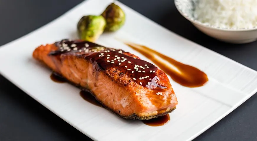 Sos teriyaki dobrze komponuje się z różnymi daniami rybnymi