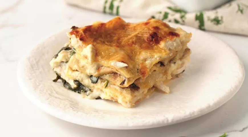 Lasagne „Kurczak z grzybami i szpinakiem” w piekarniku