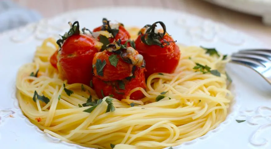 Wiśnie faszerowane tuńczykiem i parmezanem