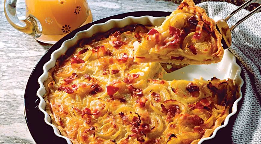 Quiche z szynką i cukinią, które przygotujesz w niecałą godzinę