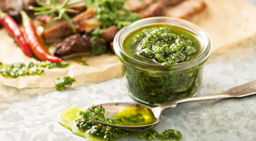 Chimichurri, sos z cebuli i kolendry