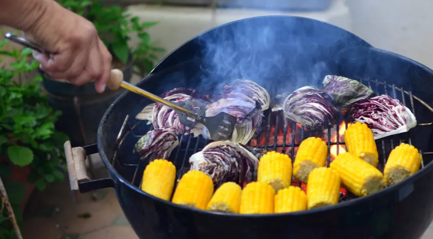 Grillowana kukurydza i radicchio