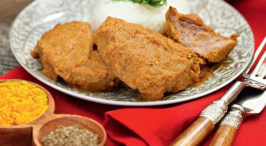 Rendang wołowy