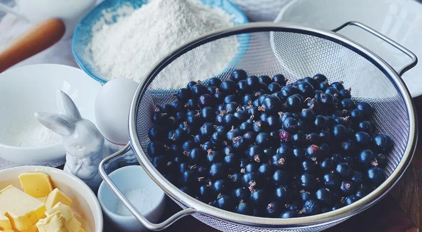 Składniki na ciasteczka z czarną porzeczką